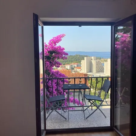 Apartment Seaview With 2 Bedrooms A Private Balcony And Parking Garage Makarska