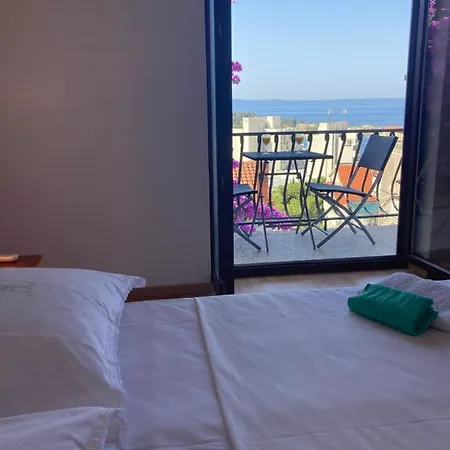 Apartment Seaview With 2 Bedrooms A Private Balcony And Parking Garage *